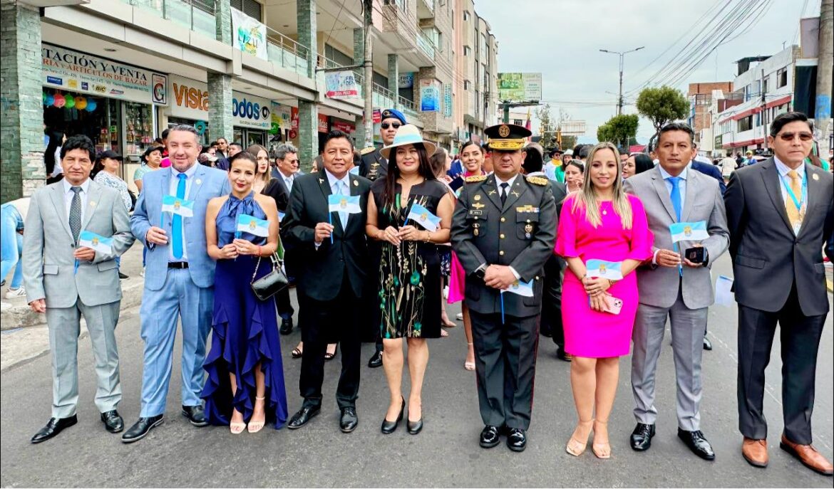 Autoridades rumiñahuenses encabezaron el Desfile Cívico Militar organizado por el GADMUR