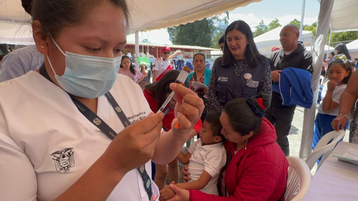 Más de 17.000 niños inmunizados en el primer día de la Campaña