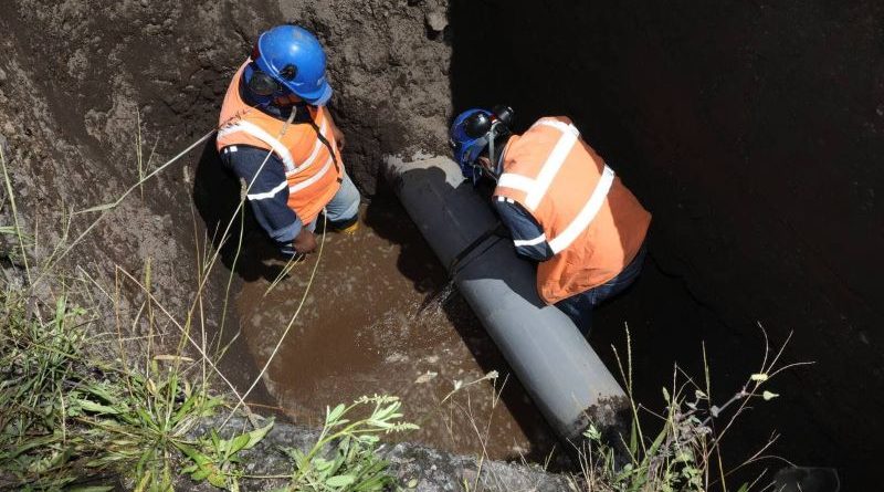 Trabajos para restablecer el servicio de agua de La Merced, Alangasí y parte de Píntag