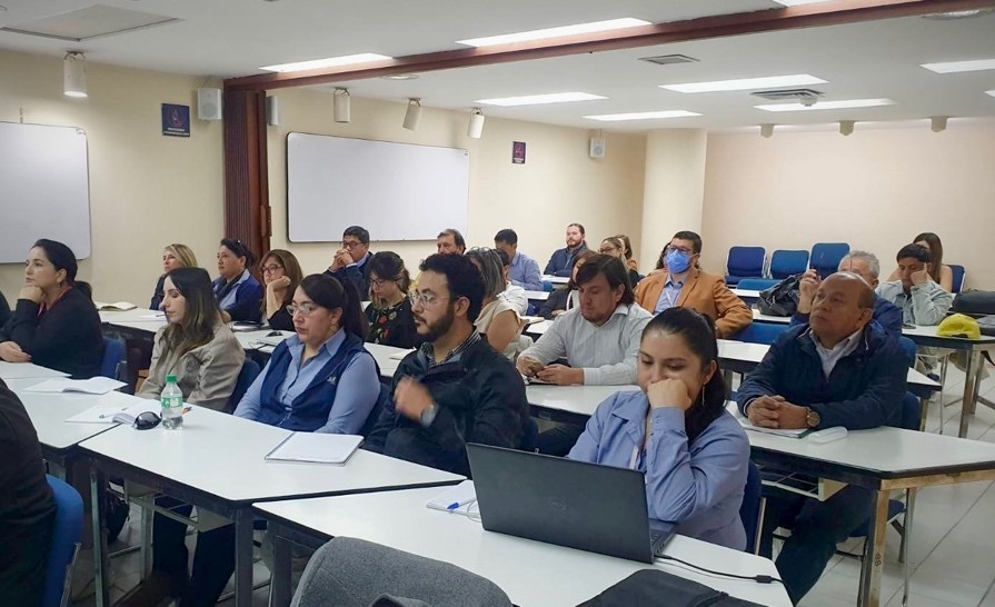 Jóvenes, adultos y adultos mayores tienen una nueva oportunidad para estudiar en modalidad virtual