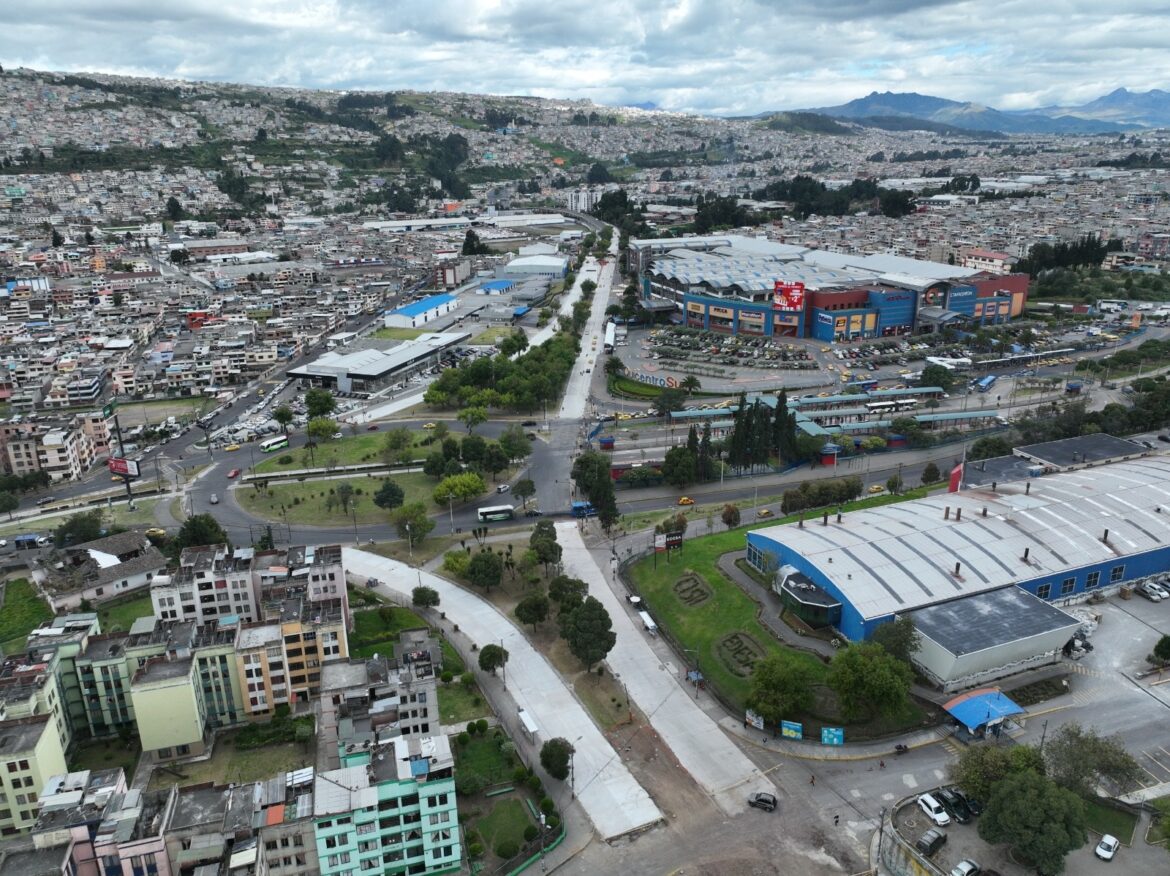 Dos vías cambian de sentido en Quitumbe para mejorar la movilidad