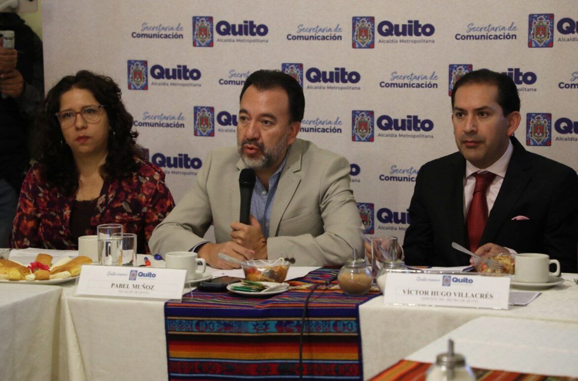 Pabel Muñoz anunció un nuevo complejo sanitario para Quito