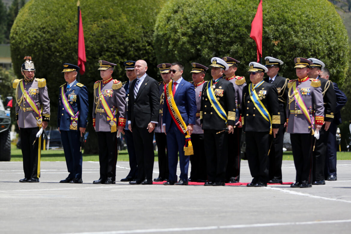 El presidente Noboa resalta la labor del Ejército Ecuatoriano y reitera que su Gobierno no pacta con  criminales