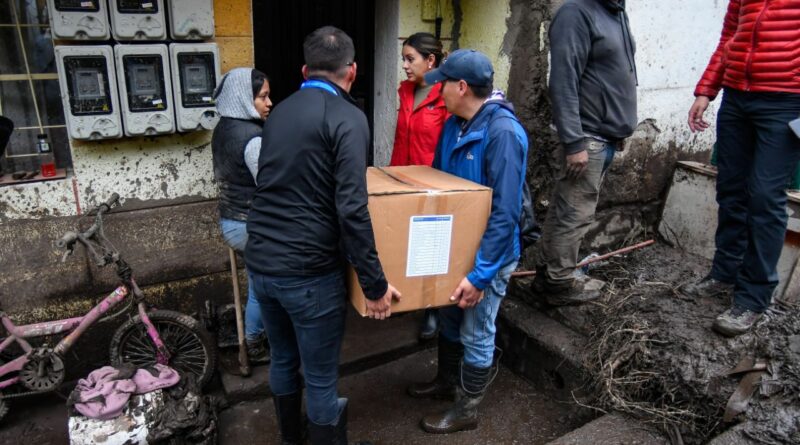 Secretaría de Inclusión Social y Emseguridad extienden una mano solidaria a los afectados del aluvión