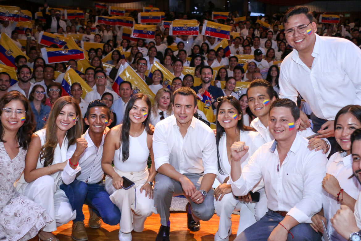 El presidente Noboa promueve la participación juvenil en la construcción del nuevo Ecuador