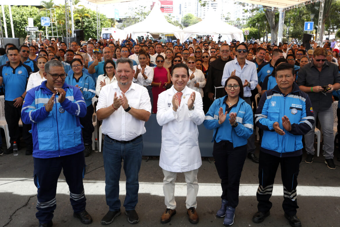 Gobierno entrega 24 ambulancias para el sistema integral de salud