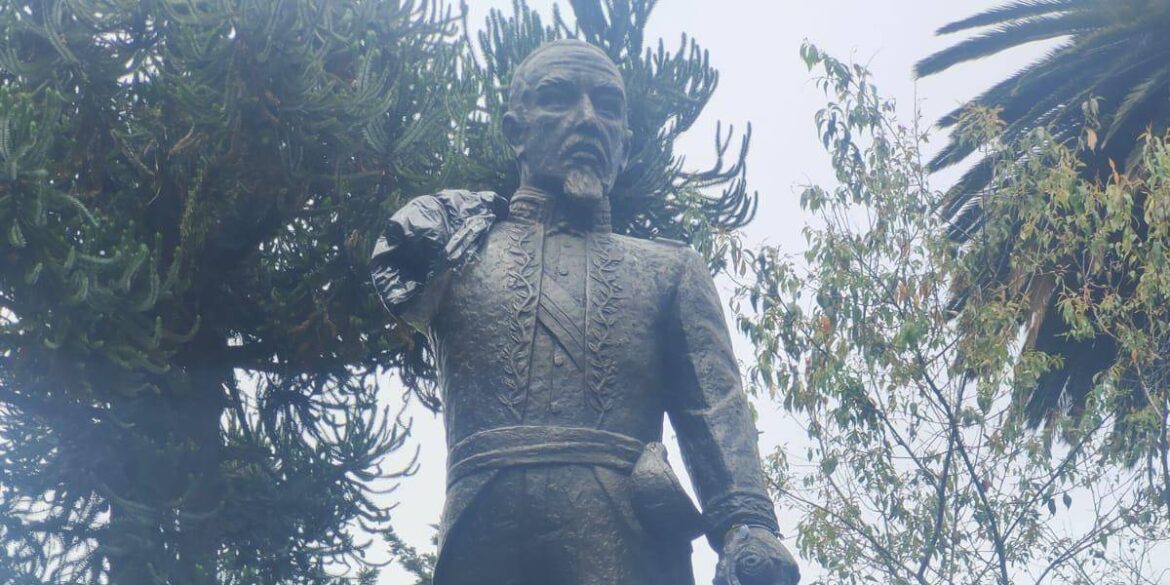 Denuncian destrucción de la estatua de Eloy Alfaro en Quito