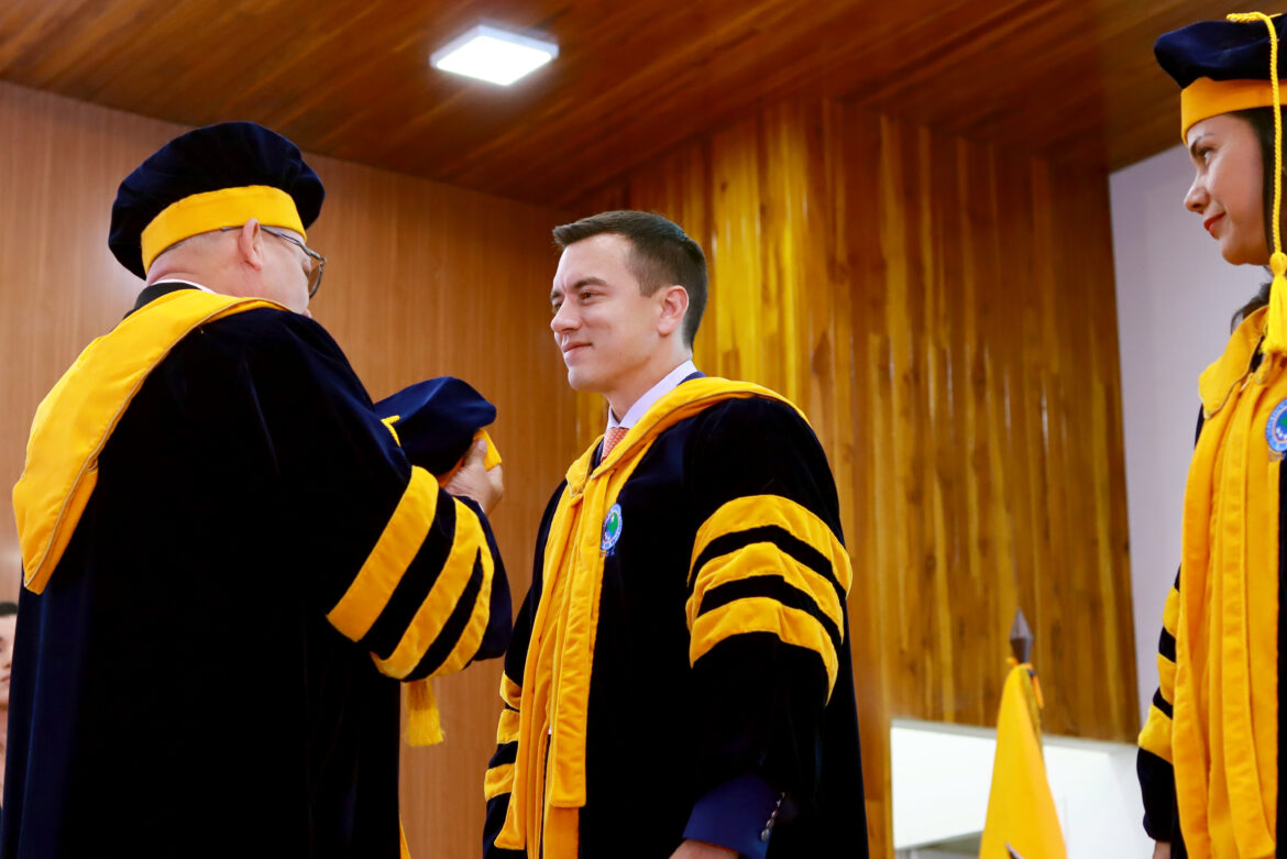 El presidente Noboa recibe Doctorado Honoris Causa en el  marco del Aniversario de la UPSE