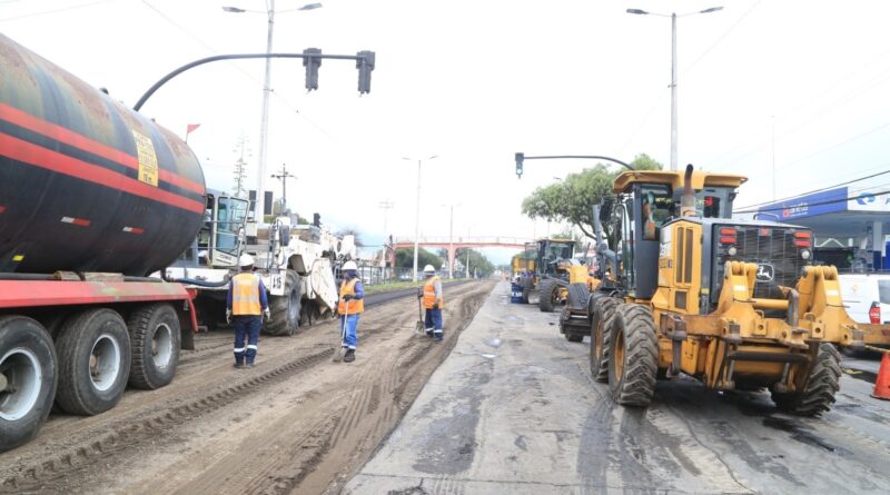 Desabastecimiento de asfalto por imprevistos técnicos en de la Refinería de Esmeraldas obliga a reprogramar obras viales en Quito