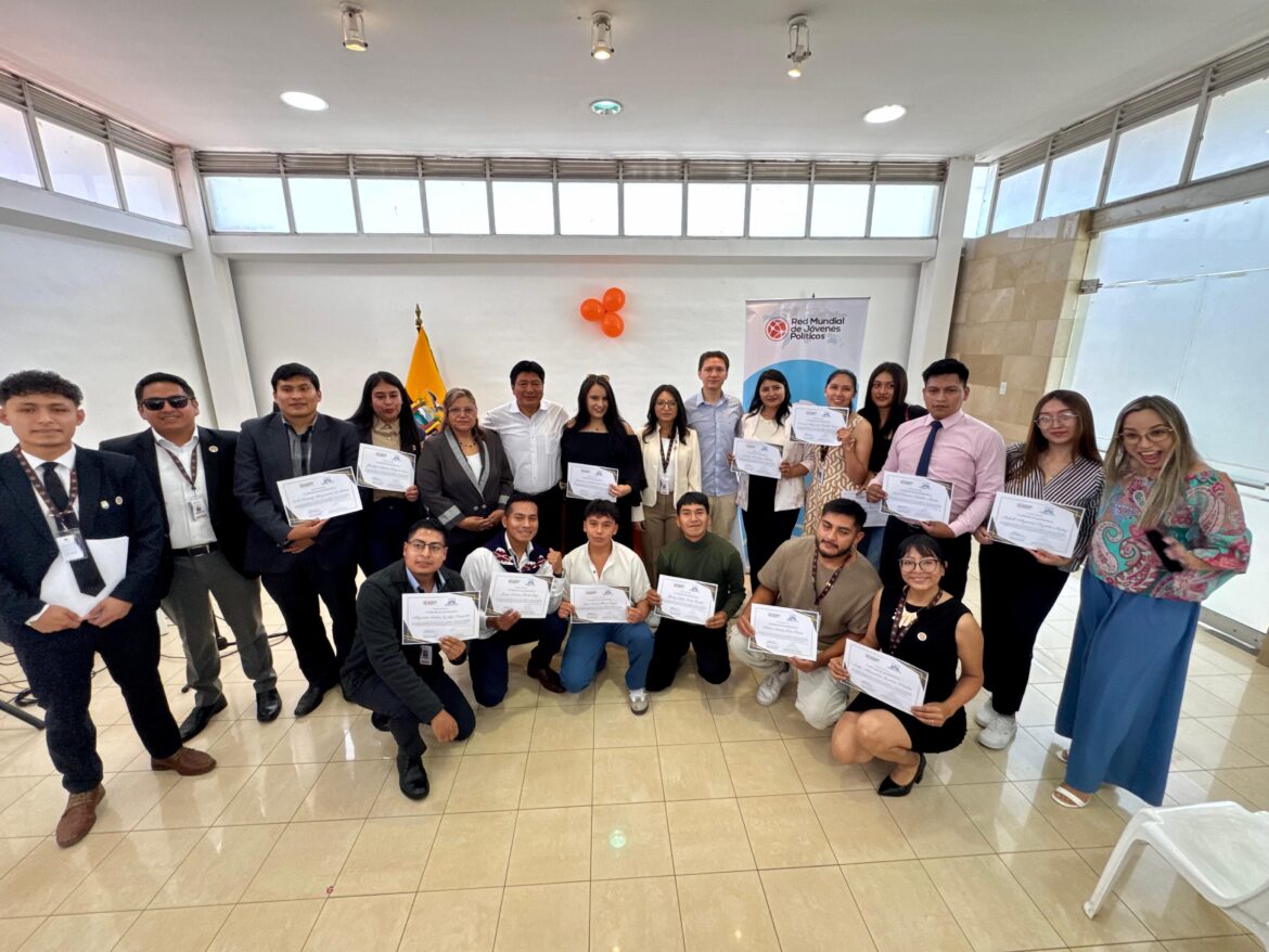 26 Jóvenes de Rumiñahui se gradúan en la primera Escuela de Formación Política y Ciudadana Internacional de Rumiñahui: PolitikLab