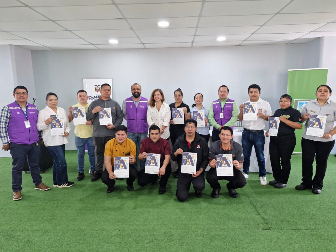 Establecimientos del patio de comidas del Centro Comercial San Luis Shopping se suman a la calificación sanitaria “A” de ARCSA.