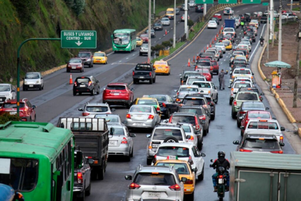 Autopista General Rumiñahui: ¿Peaje para la fluidez o el parqueadero más caro del mundo?