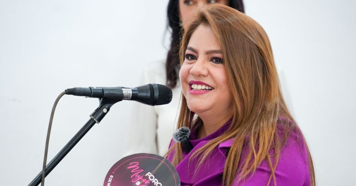 Foro «Mujer a Mujer»: Un llamado a la acción contra la violencia psicológica y por el liderazgo femenino