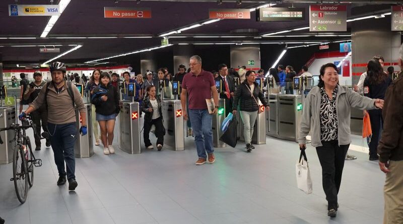 El Metro de Quito registra incremento de viajes en medio de reportes por escasez de combustible