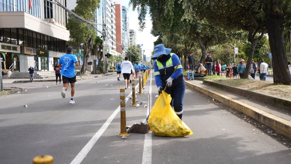 Una ciudad impecable: el reto de limpiar Quito tras los eventos masivos