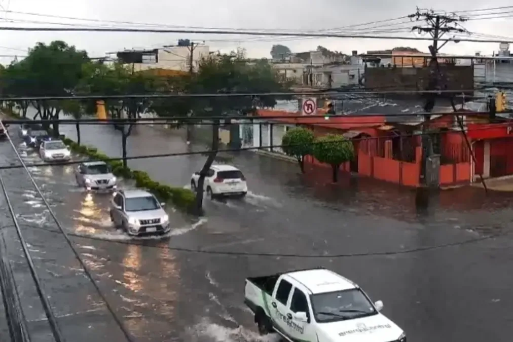 [AGENTE IA] Fuertes vientos en Santa Elena dañan balnearios y suspenden servicio de agua