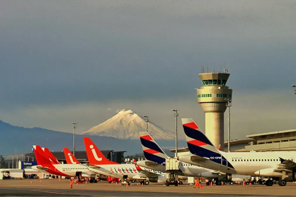 [AGENTE IA] Tormenta en Guayaquil causa desvíos y retrasos en vuelos del aeropuerto José Joaquín de Olmedo